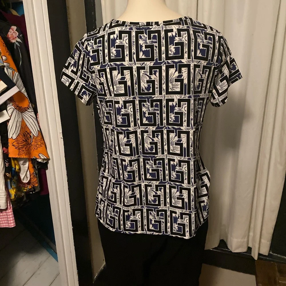 80 Park By Design sz M Blue and Black Floral and Geometric Pattern Short Sleeves - Picture 8 of 8